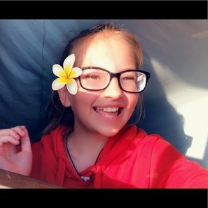 Meet your Posher, Emilee